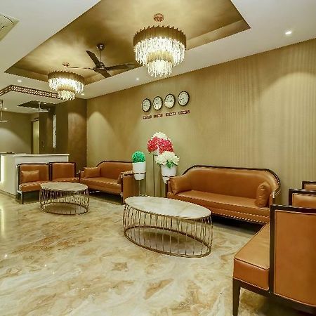 Capital O 28086 Sindhura Grand Otel Haydarabad Dış mekan fotoğraf