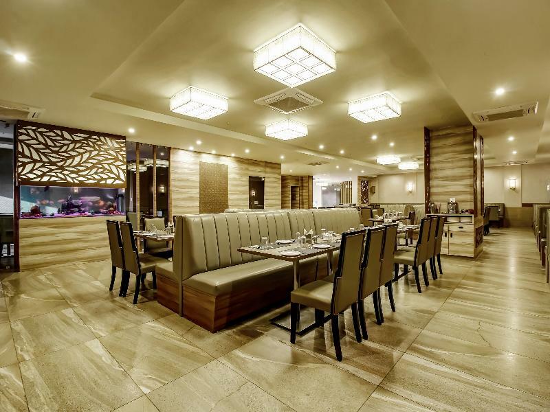 Capital O 28086 Sindhura Grand Otel Haydarabad Dış mekan fotoğraf