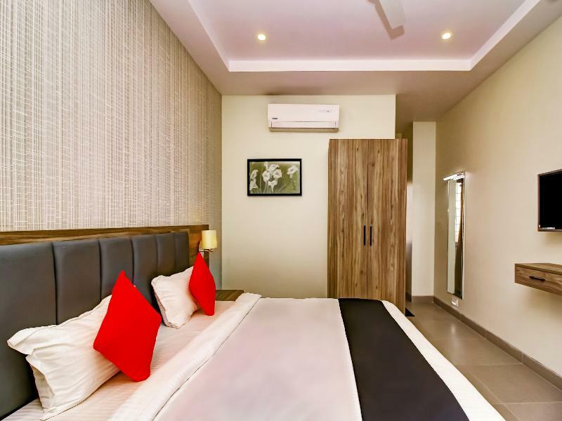 Capital O 28086 Sindhura Grand Otel Haydarabad Dış mekan fotoğraf