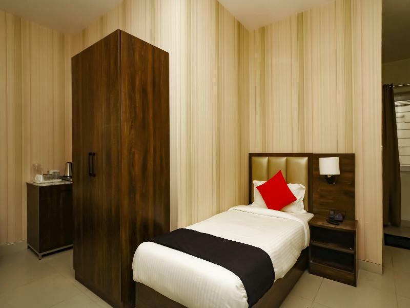 Capital O 28086 Sindhura Grand Otel Haydarabad Dış mekan fotoğraf