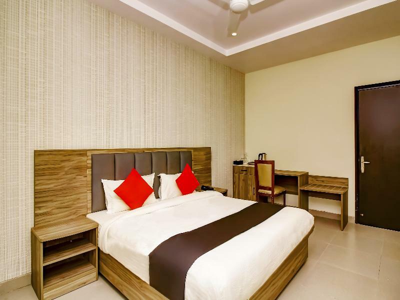 Capital O 28086 Sindhura Grand Otel Haydarabad Dış mekan fotoğraf