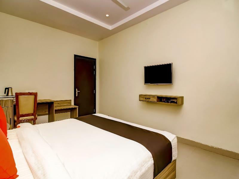 Capital O 28086 Sindhura Grand Otel Haydarabad Dış mekan fotoğraf