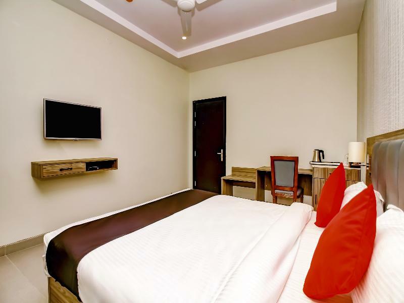 Capital O 28086 Sindhura Grand Otel Haydarabad Dış mekan fotoğraf