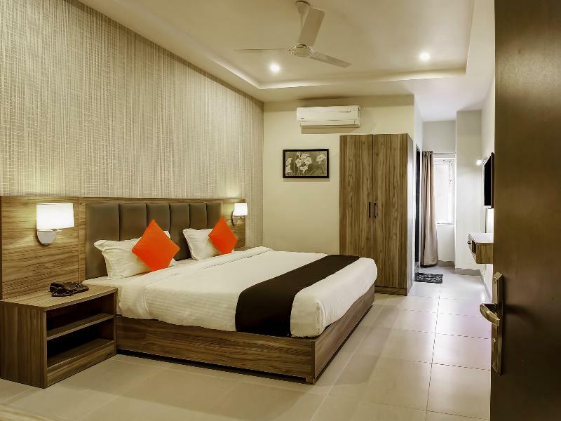 Capital O 28086 Sindhura Grand Otel Haydarabad Dış mekan fotoğraf